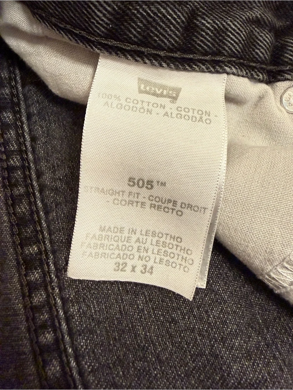 Men’s Levi's 505 Straight Fit - Size 32x34